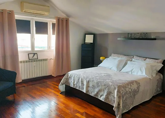 Apartment Aroma Vaticano - Attico A San Pietro 60mq Per 5 Ospiti - Wi-fi 1gb - Aria Condizionata *