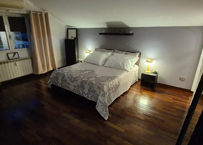 Apartment Aroma Vaticano - Attico A San Pietro 60mq Per 5 Ospiti - Wi-fi 1gb - Aria Condizionata