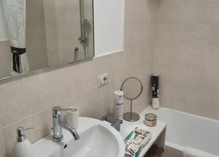 Aroma Vaticano - Attico A San Pietro 60mq Per 5 Ospiti - Wi-fi 1gb - Aria Condizionata Apartment *