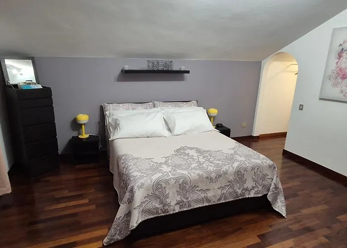 Apartment Aroma Vaticano - Attico A San Pietro 60mq Per 5 Ospiti - Wi-fi 1gb - Aria Condizionata